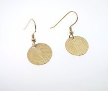 Load image into Gallery viewer, Ripple Disc Earrings - Yellow Gold Plated
