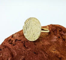 Load image into Gallery viewer, Ripple Disc Ring - Yellow Gold Plated
